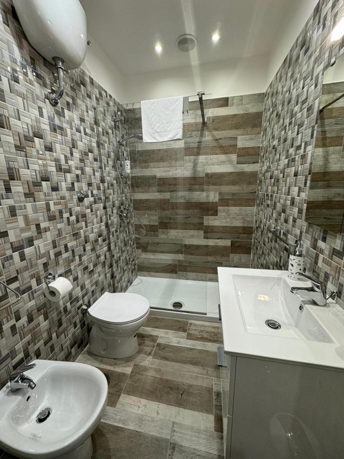 מלון נאפולי Punto House Ferrovia מראה חיצוני תמונה